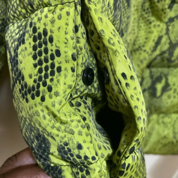 🎈🎈Betsey Johnson coat , Snake skin Pattern🎈🎈 - Picture 5 of 8